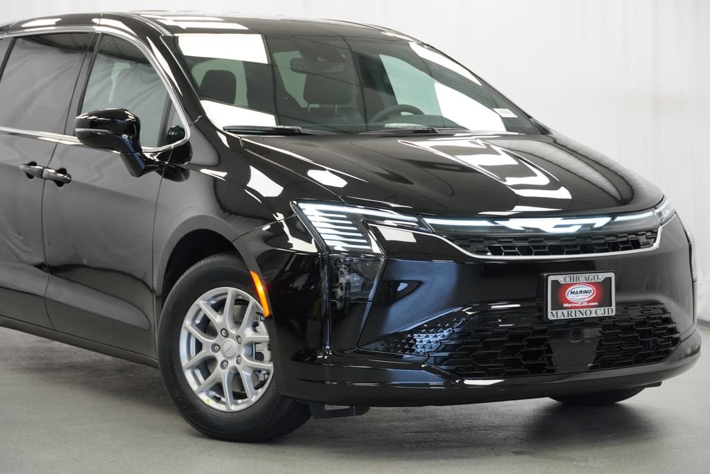 New 2027 Chrysler Pacifica Select FWD image 3