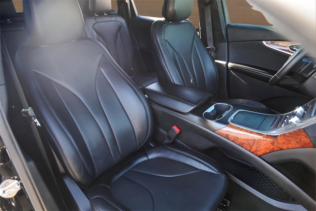 Used 2020 Lincoln Nautilus Reserve w/ Monochromatic Package image 29