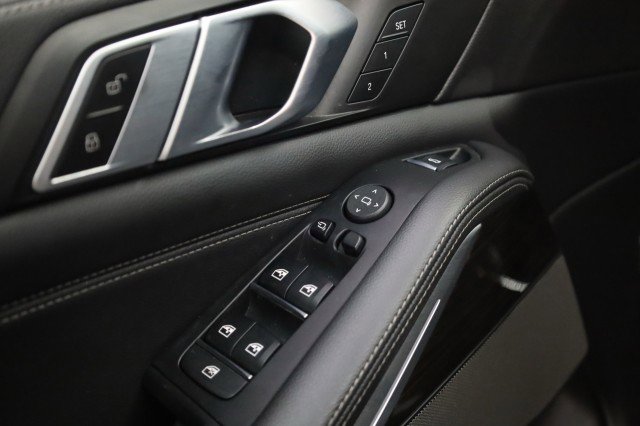 Used 2020 BMW X5 sDrive40i w/ Premium Package image 19