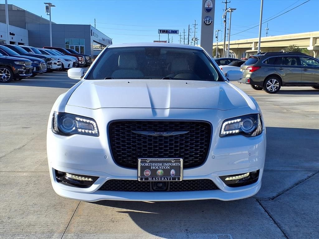 Used 2023 Chrysler 300 Touring L w/ Popular Equipment Group image 4