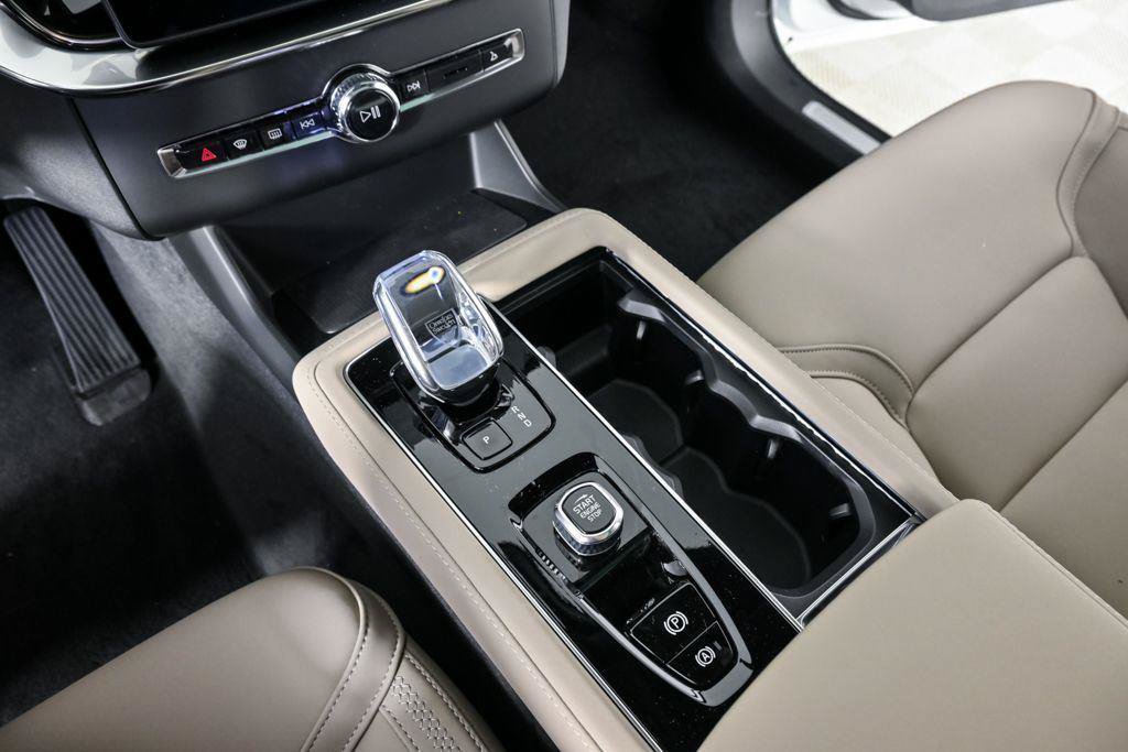 New 2026 Volvo XC90 B6 Plus AWD/4WD image 17