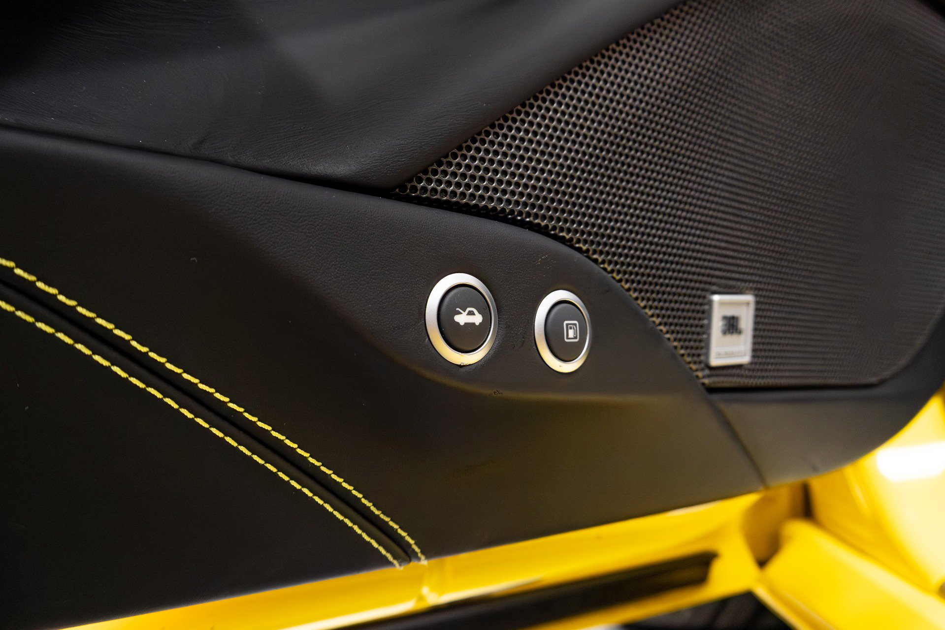 Used 2017 Ferrari 488 Spider image 62