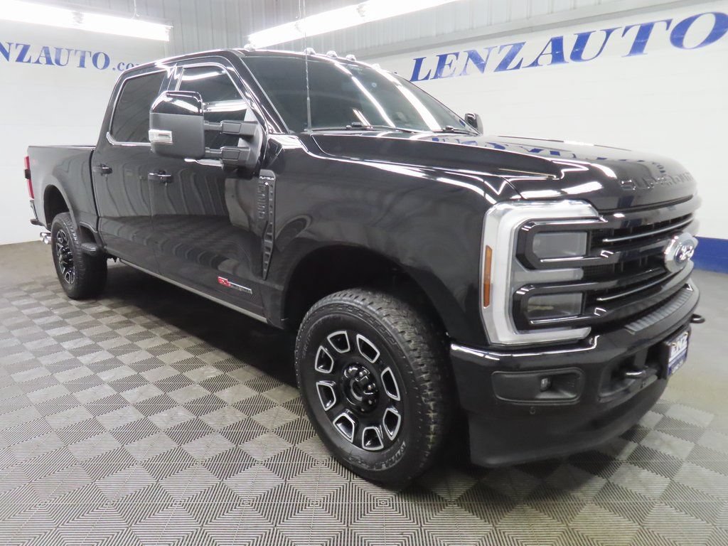 Used 2025 Ford F250 4x4 Crew Cab Super Duty image 3