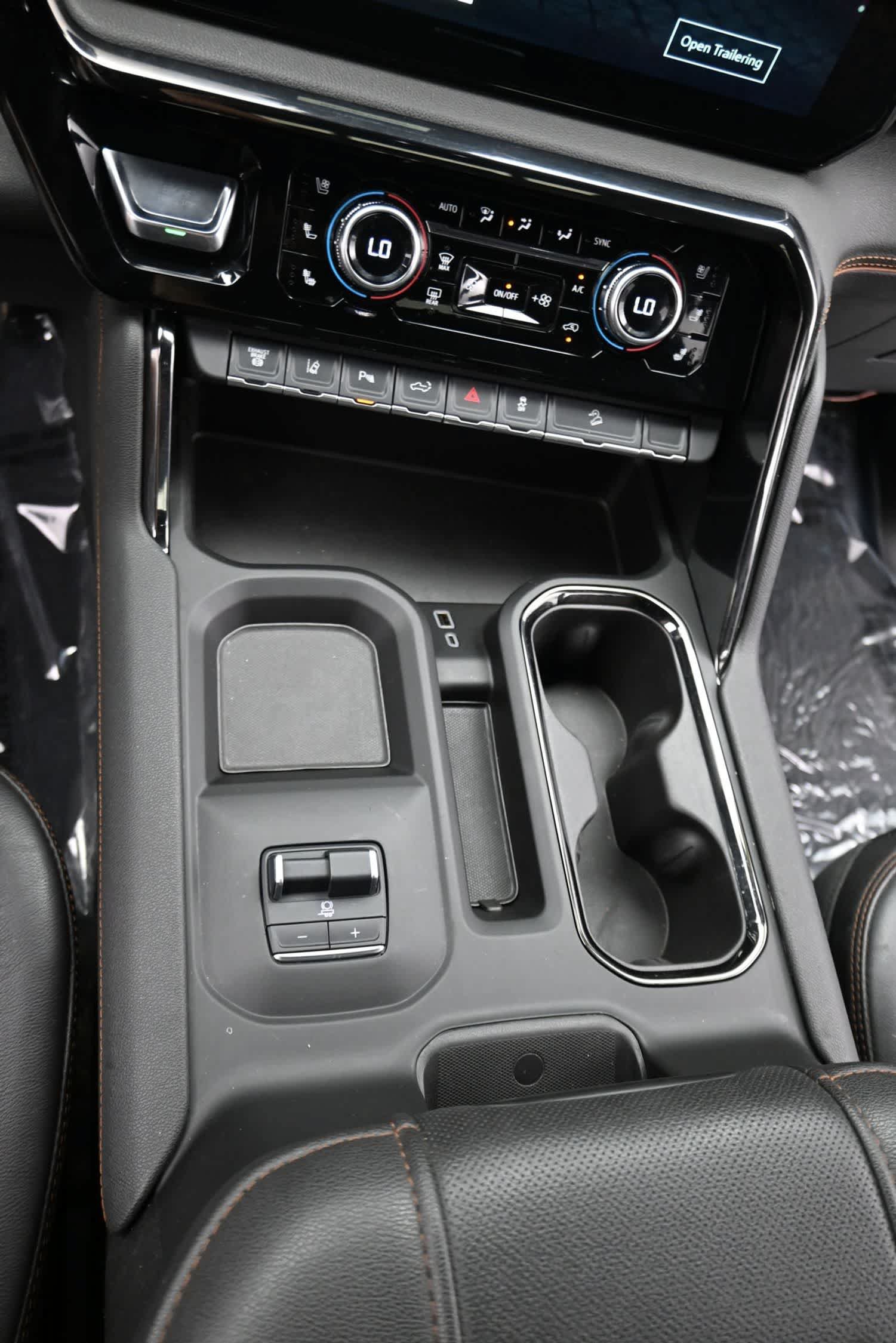 Used 2024 GMC Sierra 2500 AT4 w/ AT4 Premium Plus Package AWD/4WD image 23