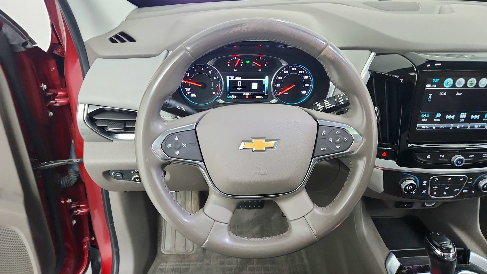 Used 2019 Chevrolet Traverse LT w/ LT Premium Package FWD image 19
