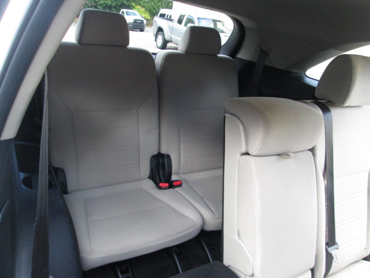Used 2016 Kia Sorento LX image 19