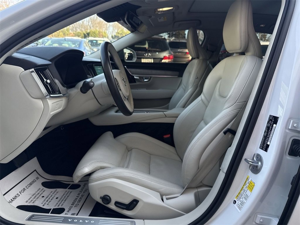 Used 2023 Volvo S90 B6 Ultimate image 13