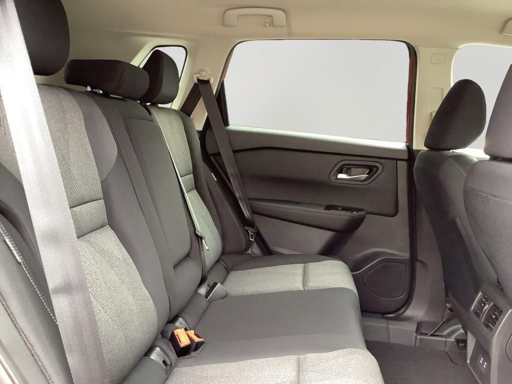 Used 2026 Nissan Rogue SV image 13