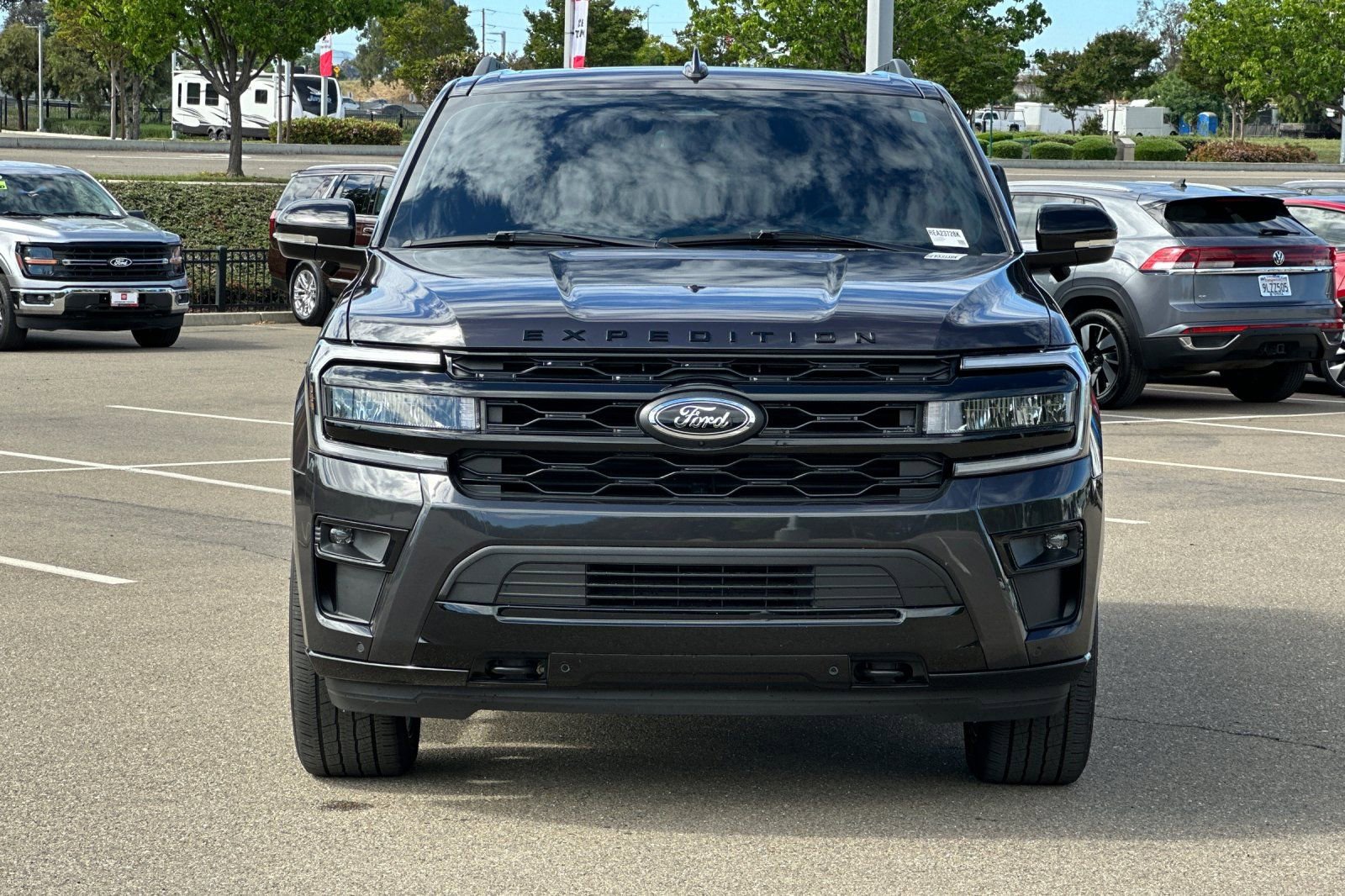 Used 2024 Ford Expedition Limited image 9