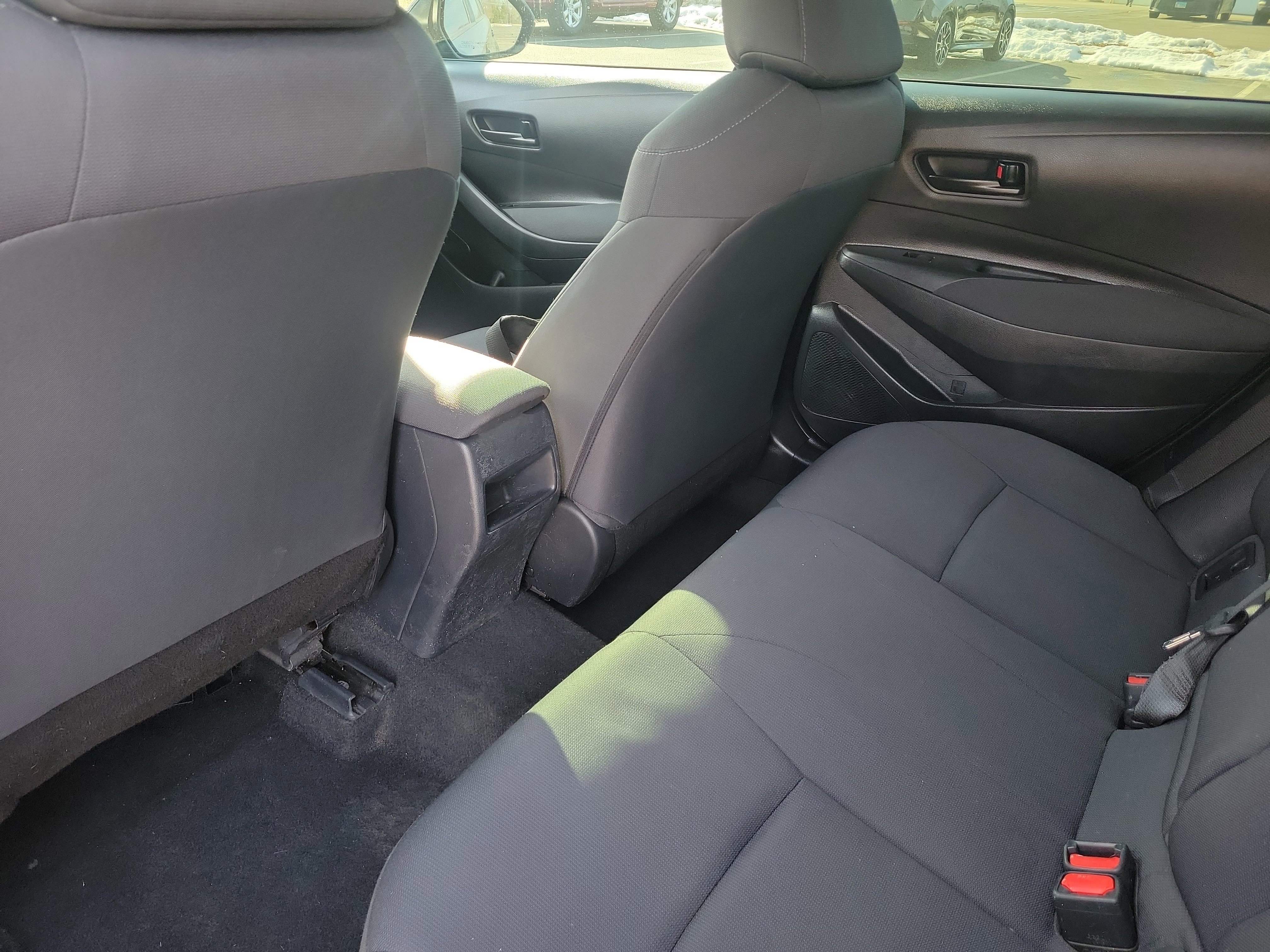 Used 2022 Toyota Corolla LE image 9