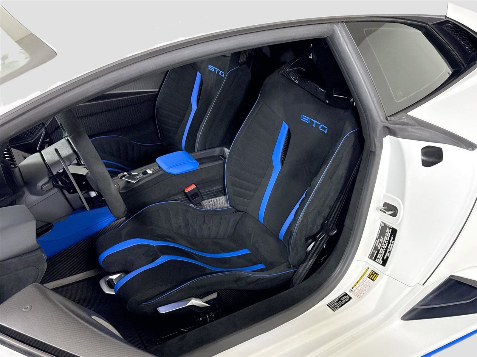 Used 2022 Lamborghini Huracan STO RWD image 14
