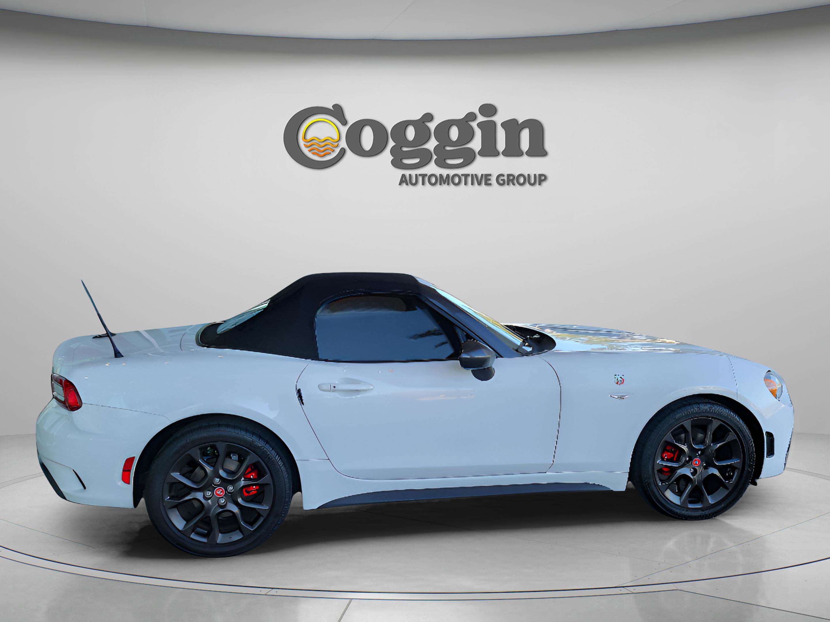 Used 2017 FIAT 124 Spider Abarth image 7