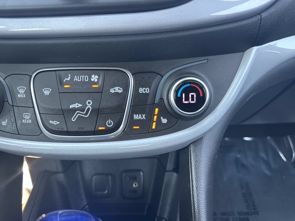 Used 2017 Chevrolet Volt LT w/ Comfort Package FWD image 19