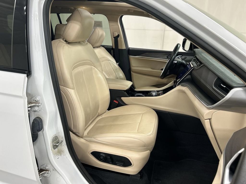 Used 2021 Jeep Grand Cherokee L Limited w/ Luxury Tech Group II AWD/4WD image 25