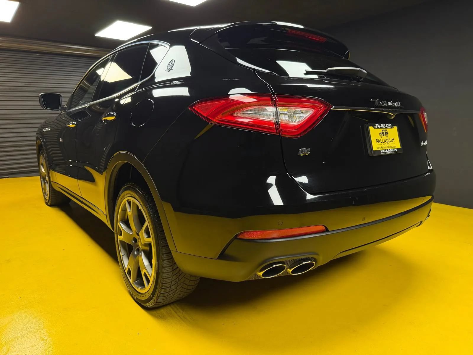 Used 2018 Maserati Levante AWD/4WD image 4