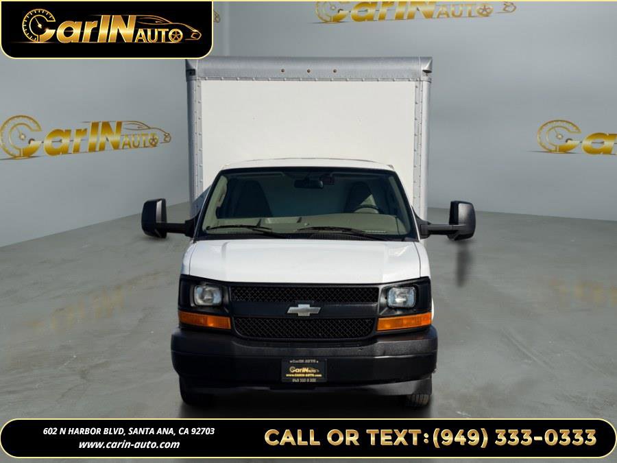 Used 2016 Chevrolet Express 4500 RWD image 2
