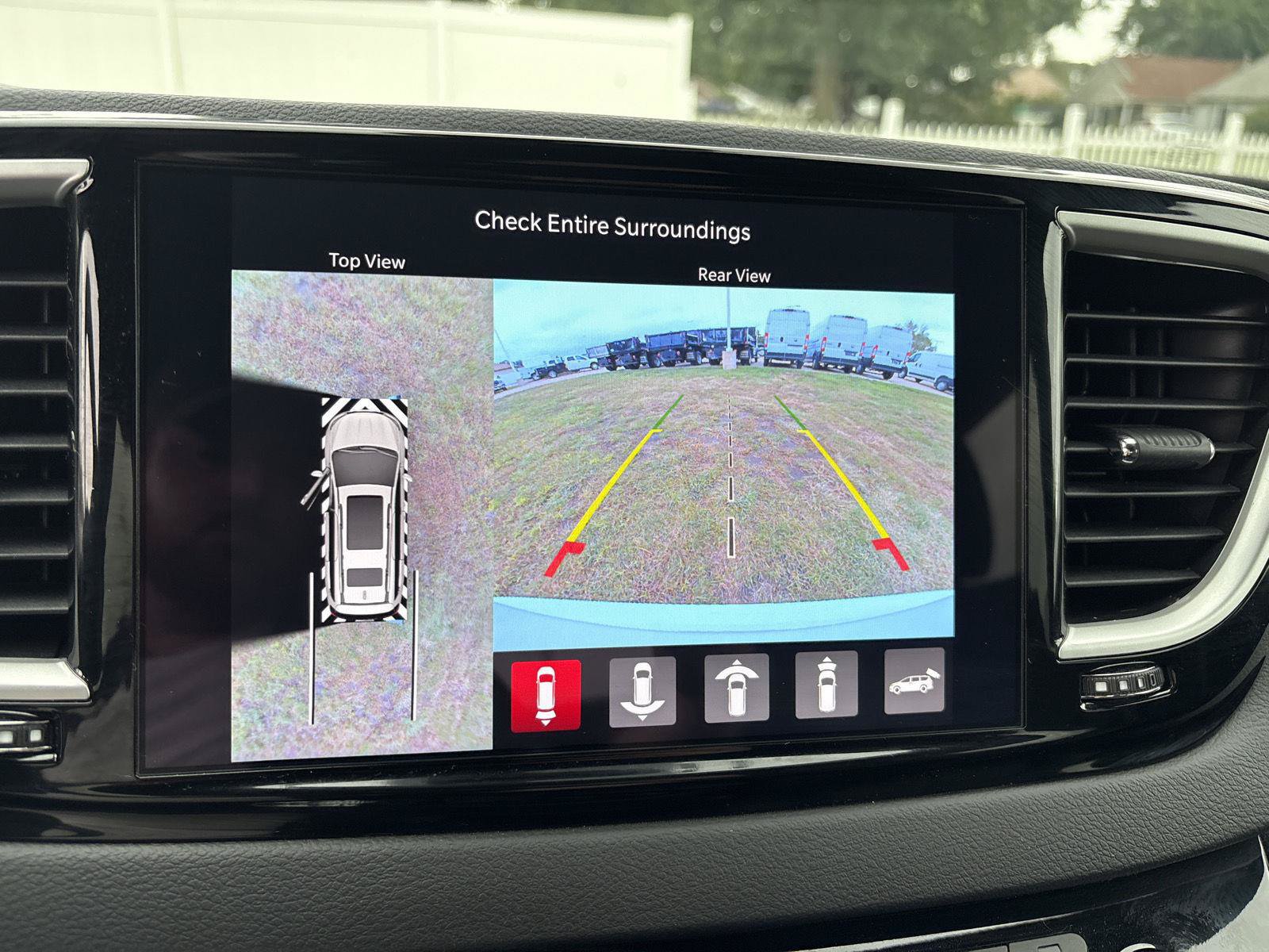 Used 2026 Chrysler Pacifica Select FWD image 23