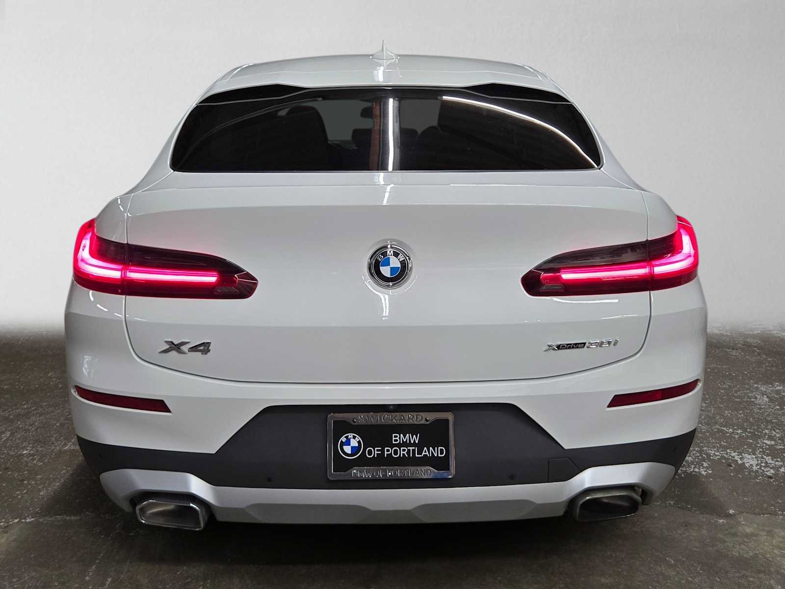 Used 2023 BMW X4 xDrive30i w/ Premium Package AWD/4WD image 4