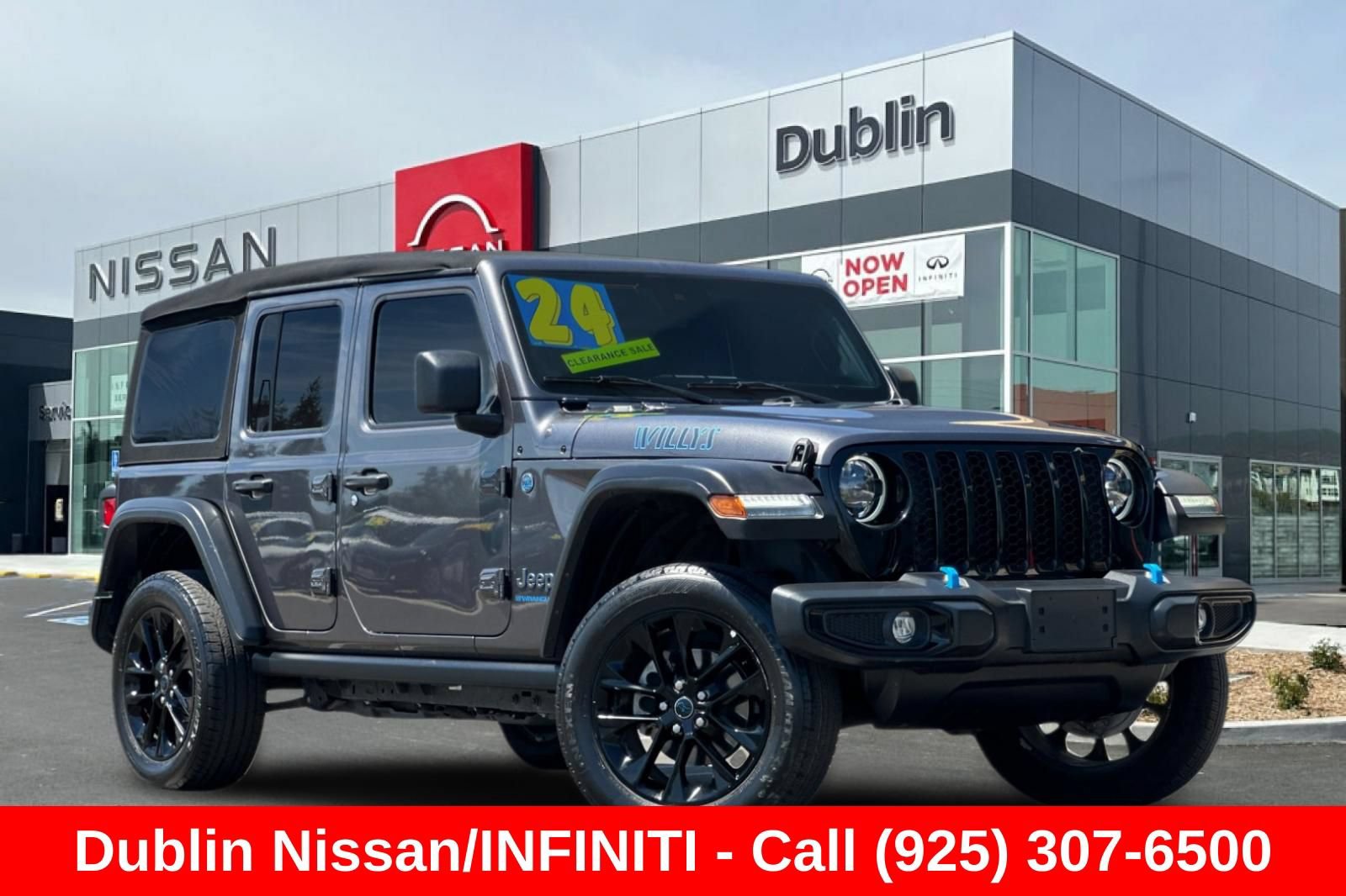 Used 2024 Jeep Wrangler Unlimited AWD/4WD image 2