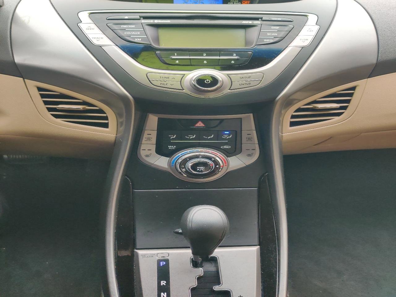 Used 2013 Hyundai Elantra GLS w/ Preferred Pkg image 10