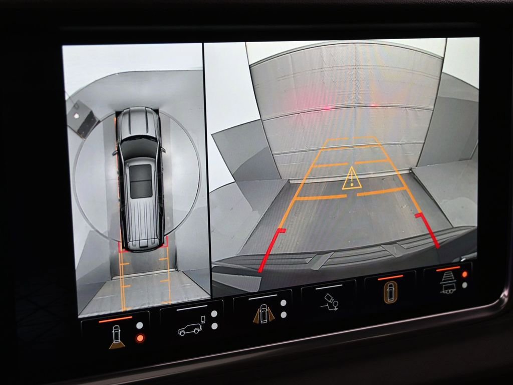 Used 2023 GMC Yukon Denali Ultimate image 17