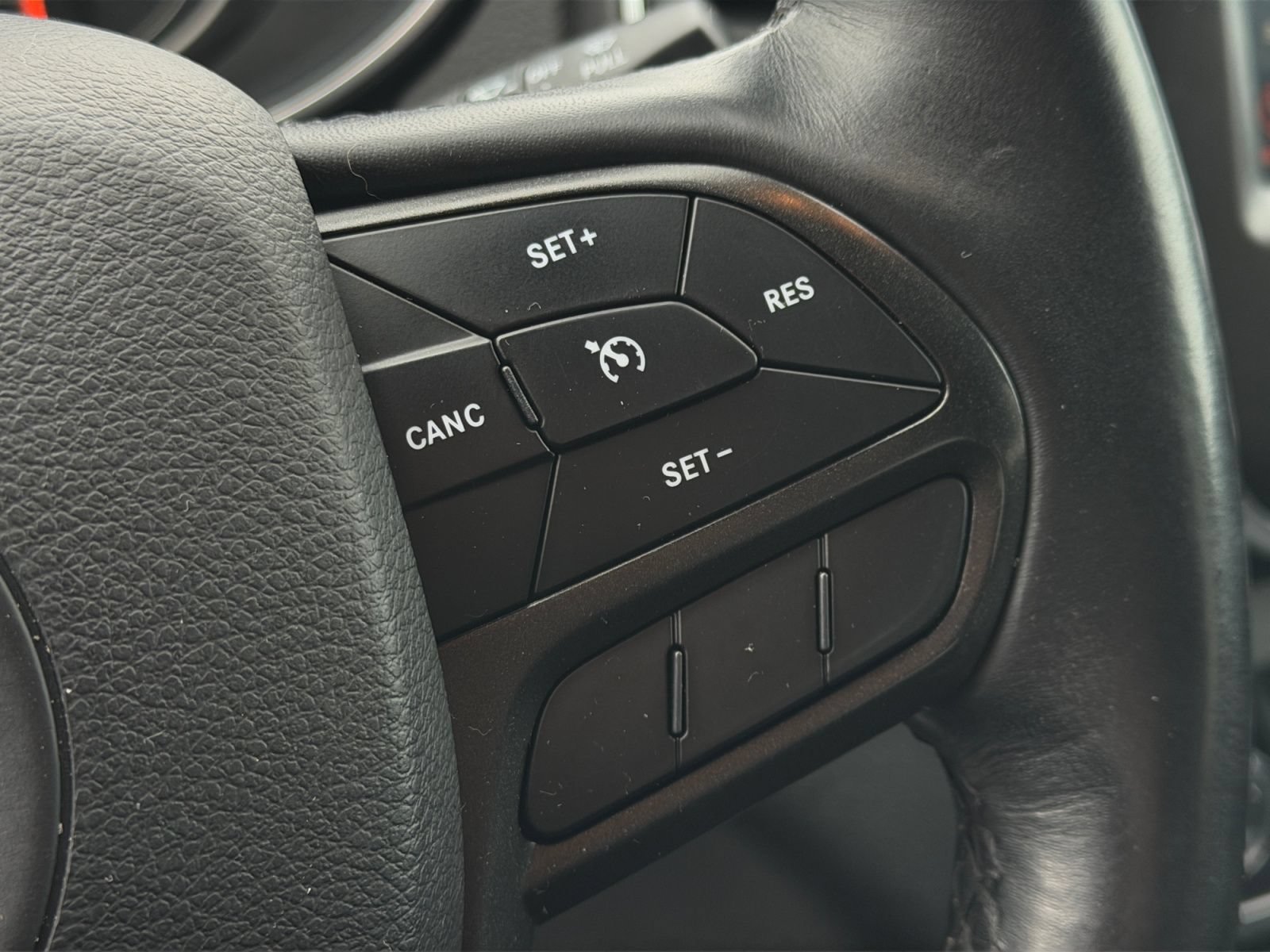 Used 2019 Jeep Cherokee Trailhawk w/ Cold Weather Group AWD/4WD image 25