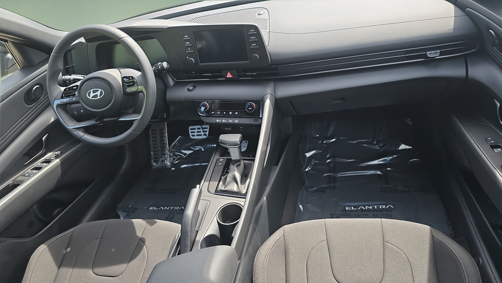 New 2026 Hyundai Elantra Sport FWD image 11