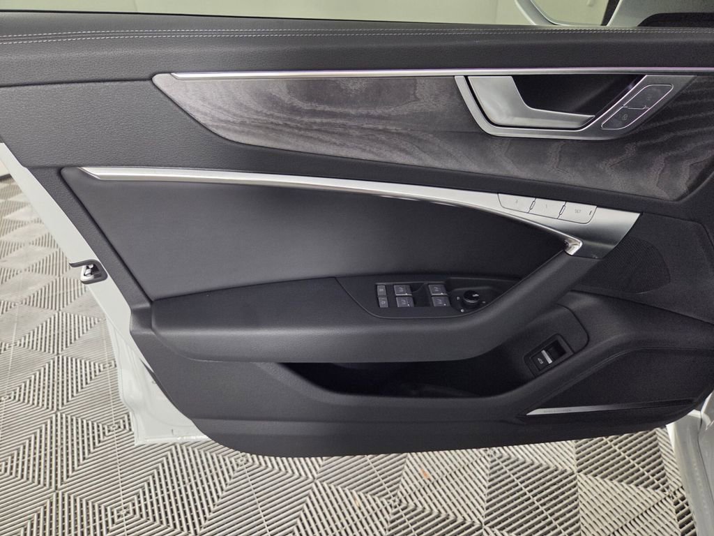 Used 2025 Audi A6 3.0T Premium image 21