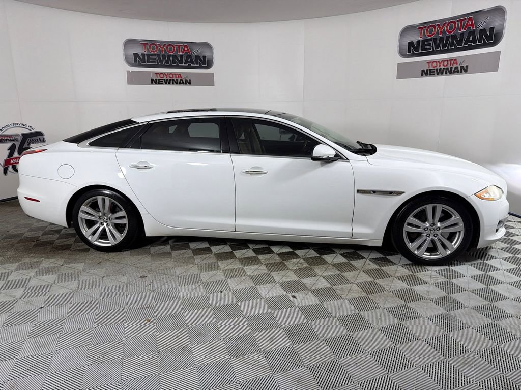 Used 2012 Jaguar XJ L image 4