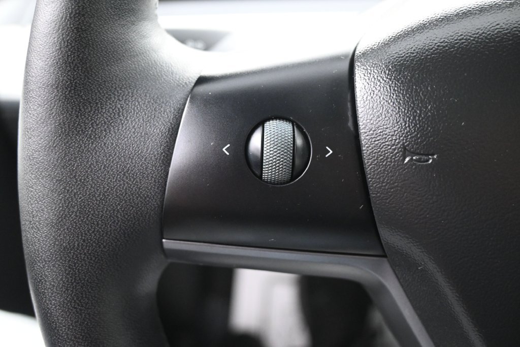Used 2022 Tesla Model 3 Long Range AWD/4WD image 17