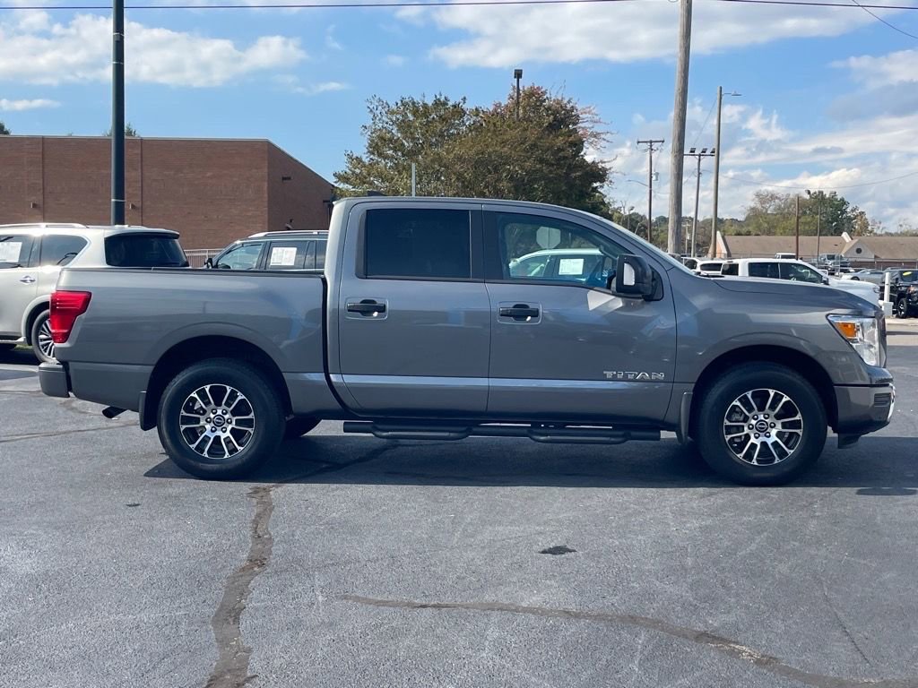 Used 2024 Nissan Titan SV w/ SV Convenience Package image 8