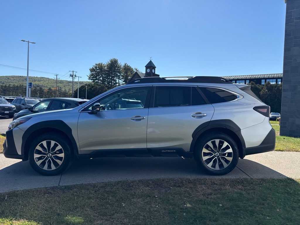 Used 2023 Subaru Outback Limited AWD/4WD image 7