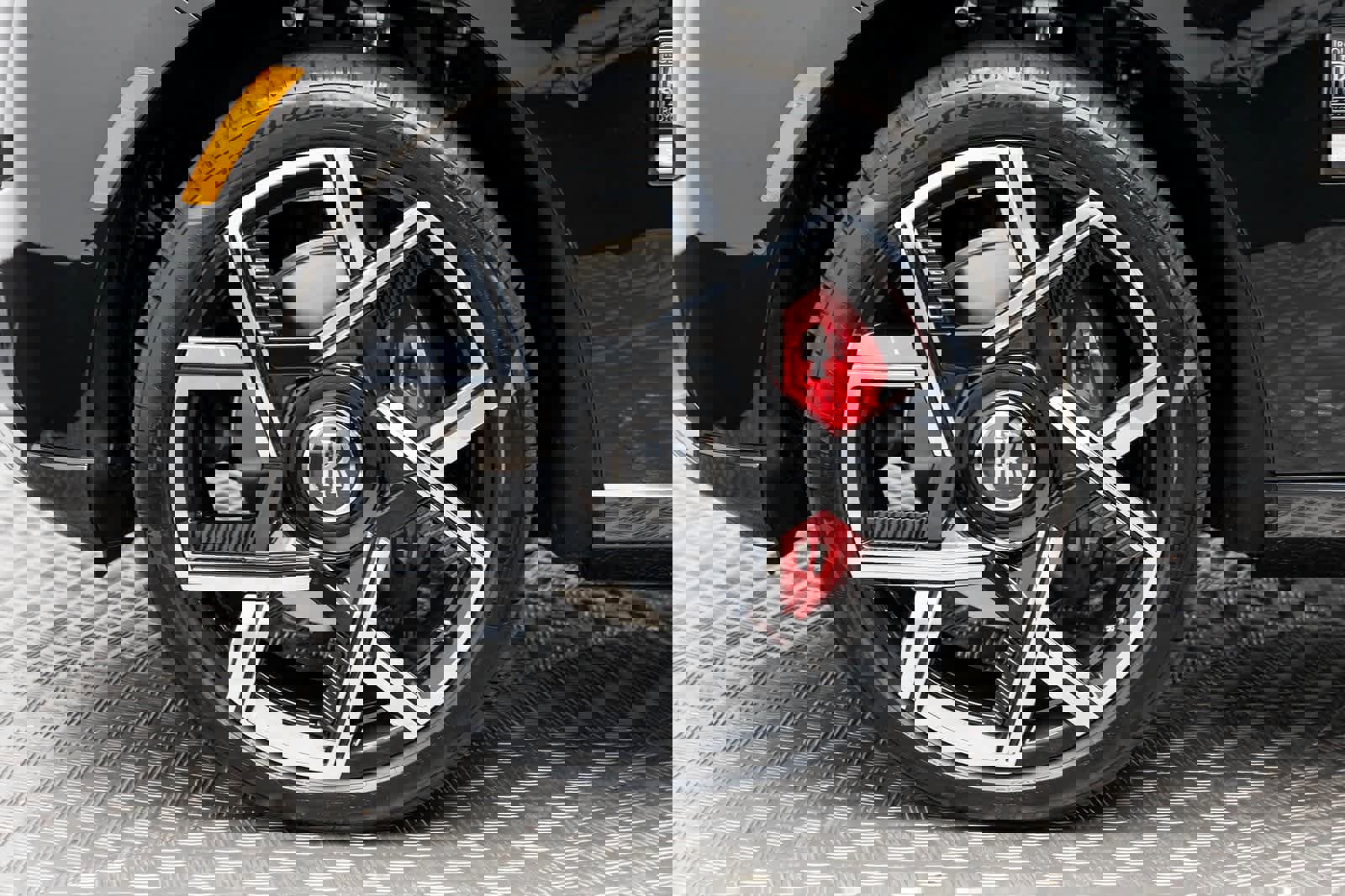 New 2026 Rolls-Royce Cullinan Black Badge image 46