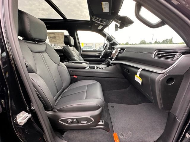 New 2026 Jeep Grand Wagoneer Limited w/ Premium Group II AWD/4WD image 29