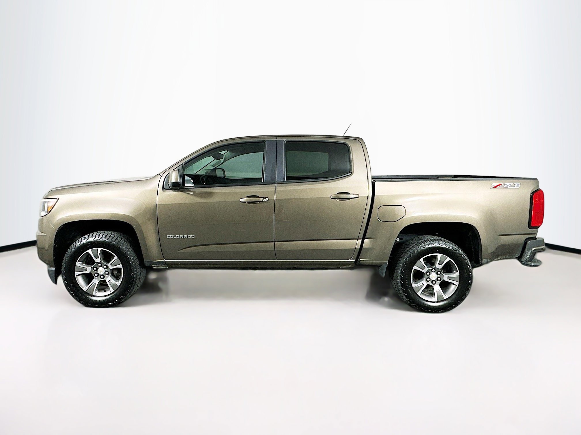 Used 2015 Chevrolet Colorado Z71 AWD/4WD image 4