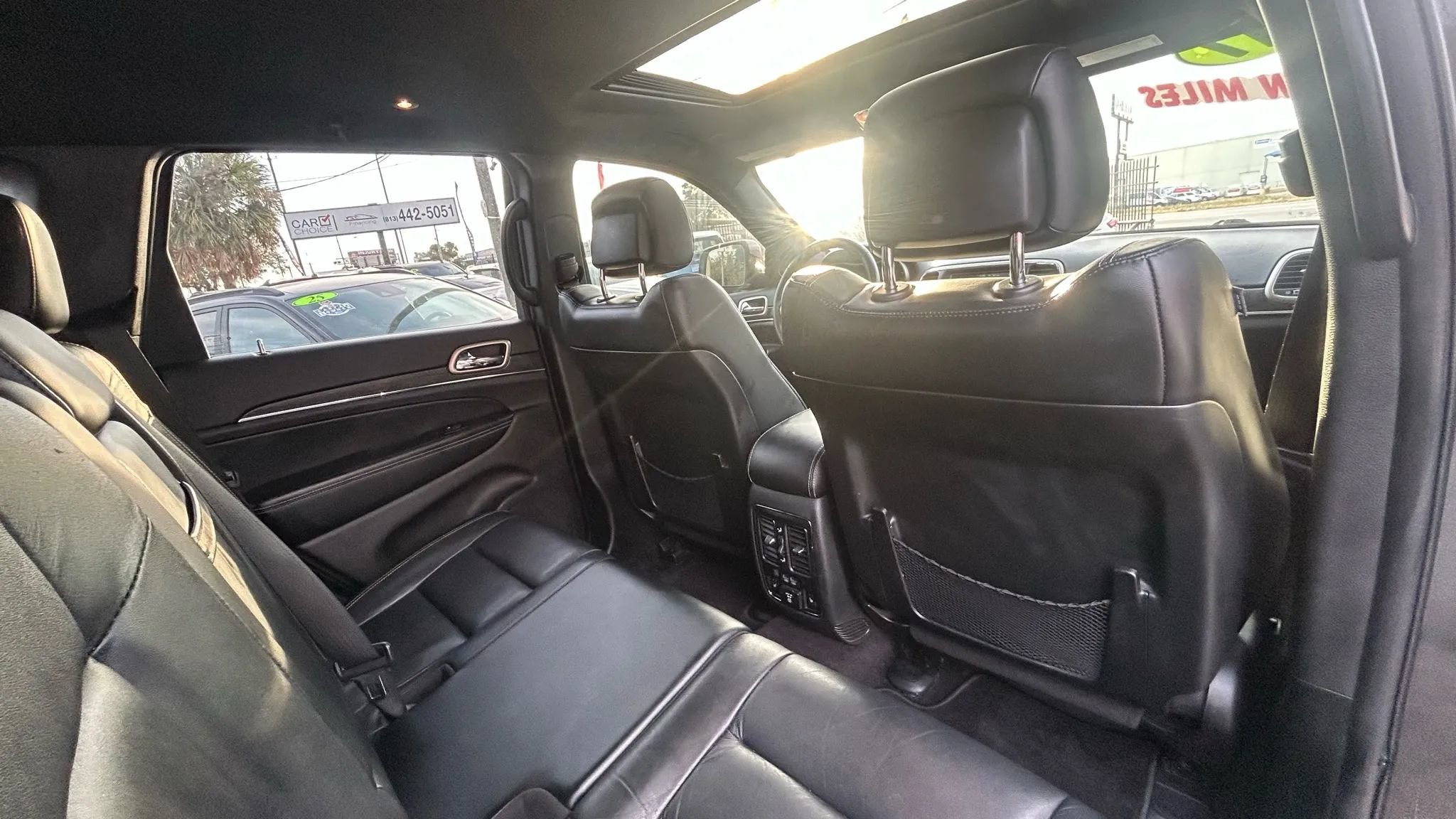 Used 2017 Jeep Grand Cherokee Limited AWD/4WD image 11