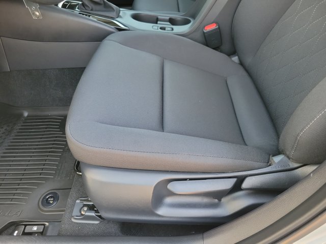 Used 2026 Toyota Corolla LE FWD image 6