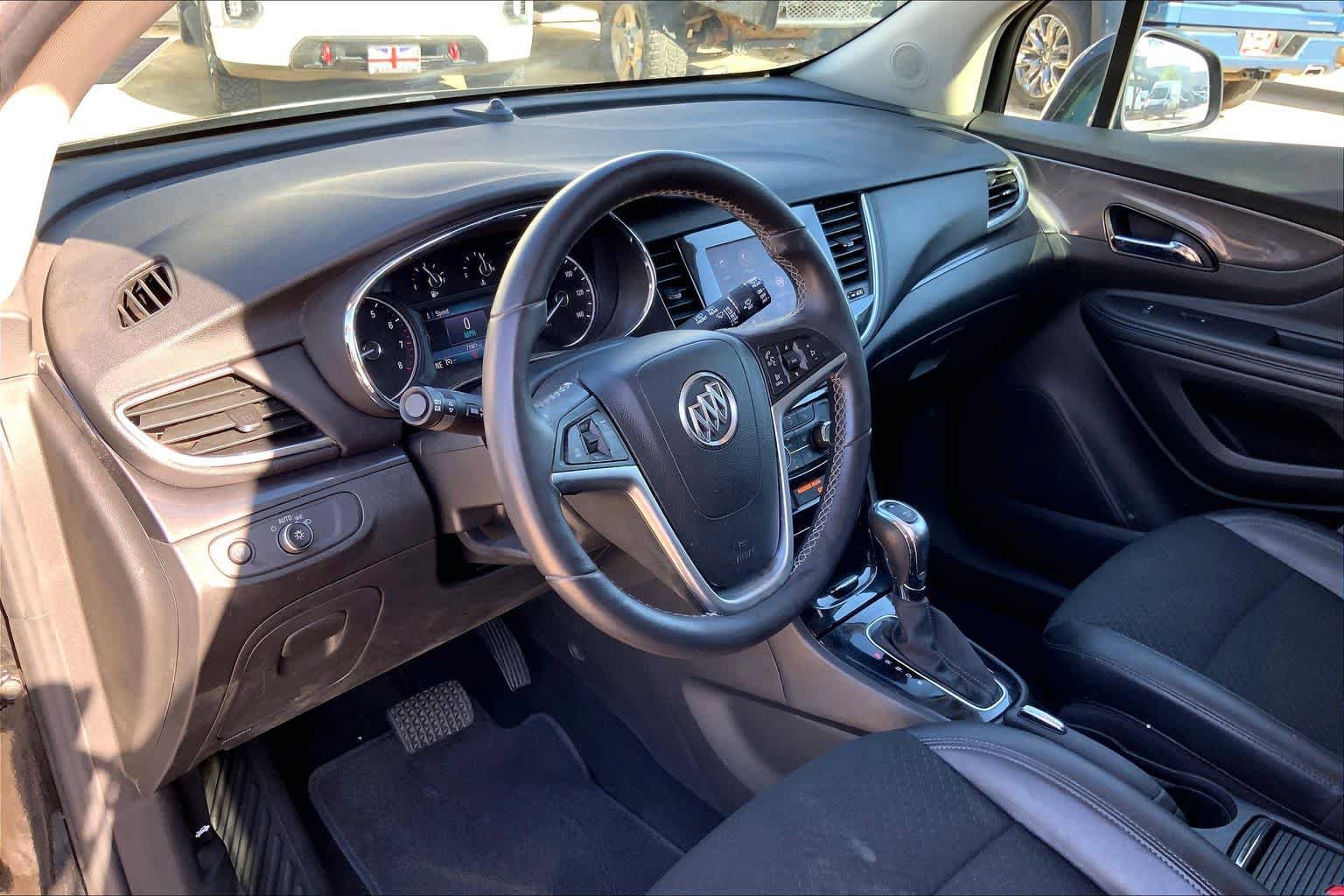 Used 2022 Buick Encore Preferred w/ Safety Package FWD image 18