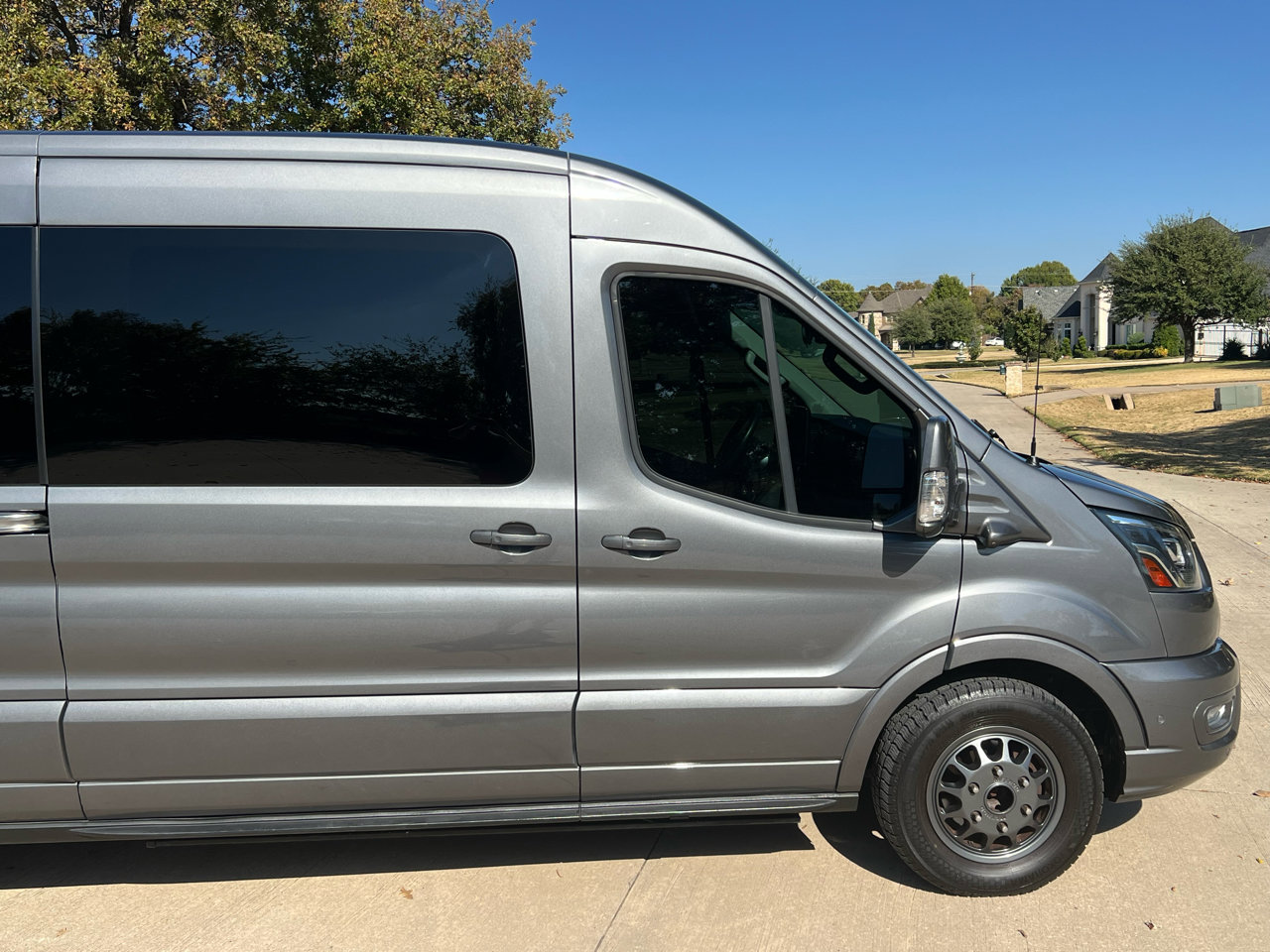 Used 2022 Ford Transit 250 Medium Roof AWD image 14