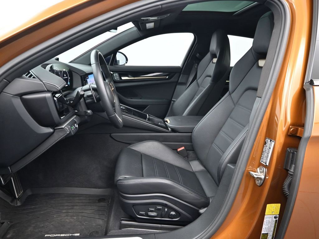 Used 2025 Porsche Panamera 4 image 5