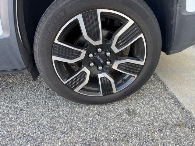 Used 2019 GMC Acadia SLT w/ Black Edition FWD image 5