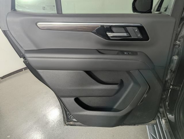 Used 2025 Chevrolet Tahoe LT AWD/4WD image 15