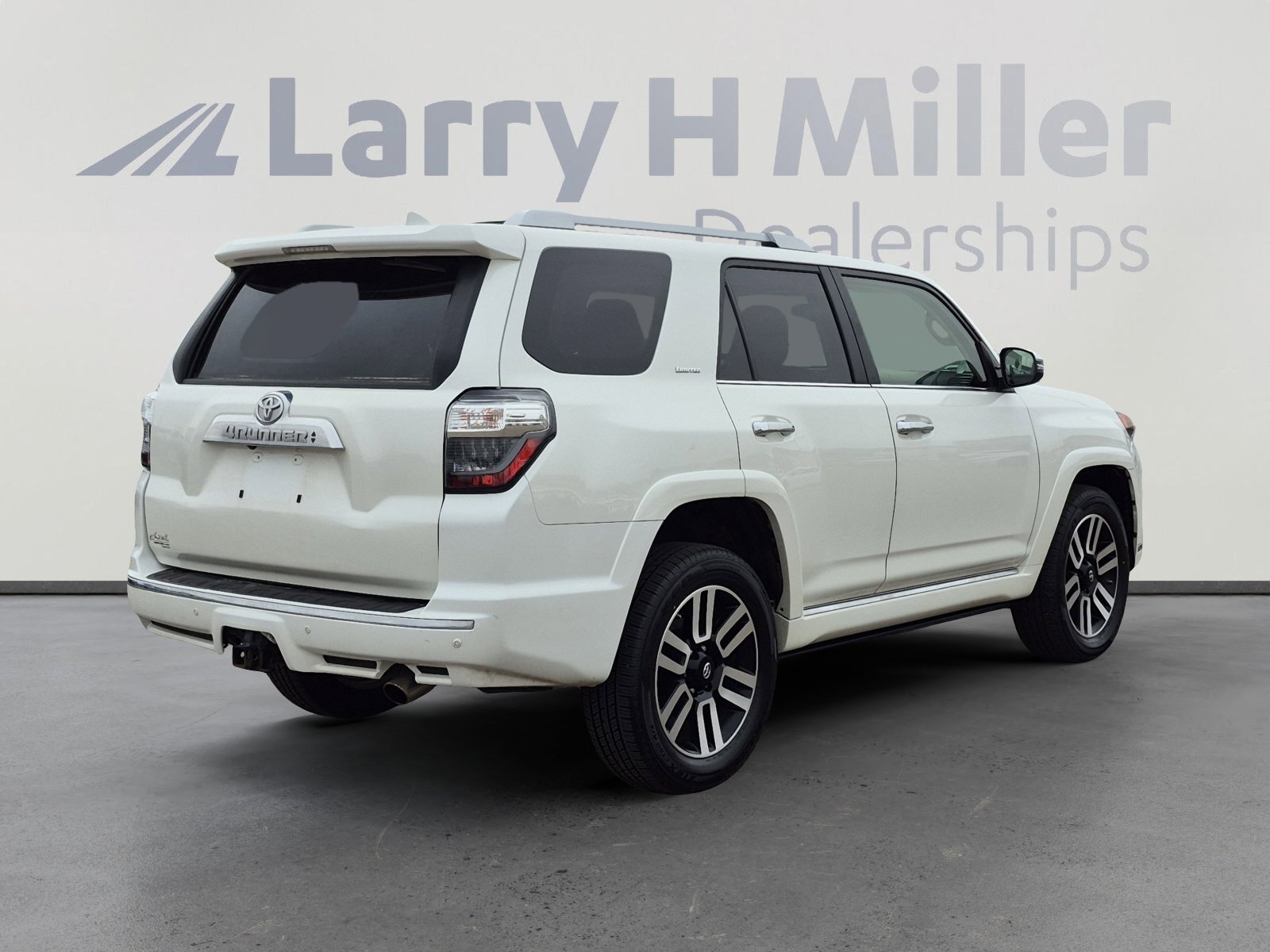 Used 2019 Toyota 4Runner Limited AWD/4WD image 5