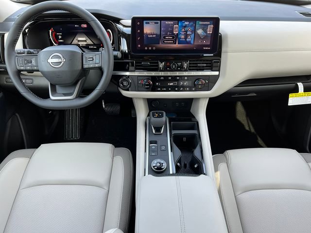 New 2026 Nissan Pathfinder SL image 3