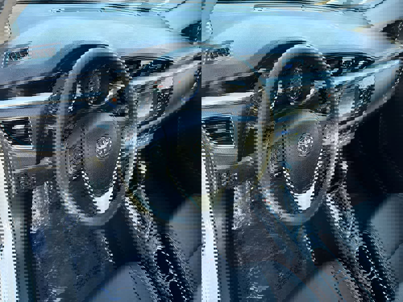 Used 2015 Toyota Corolla S Premium FWD image 10