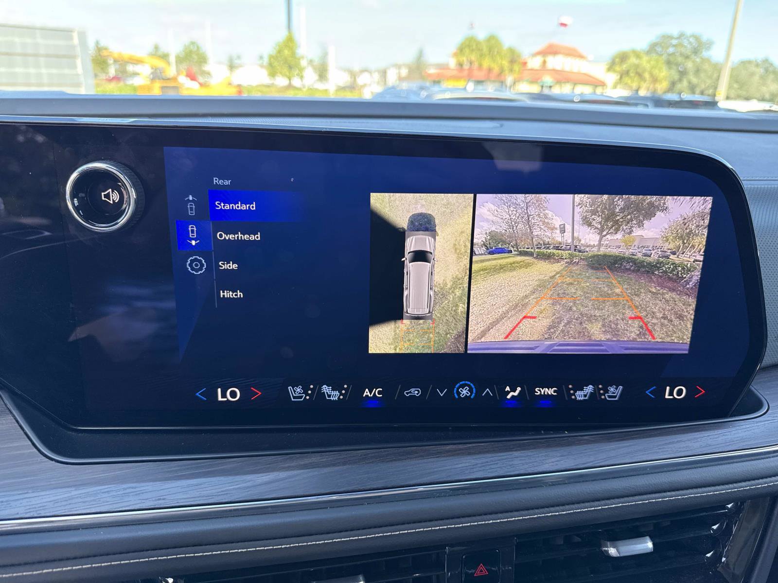 Used 2025 Chevrolet Suburban Premier image 26