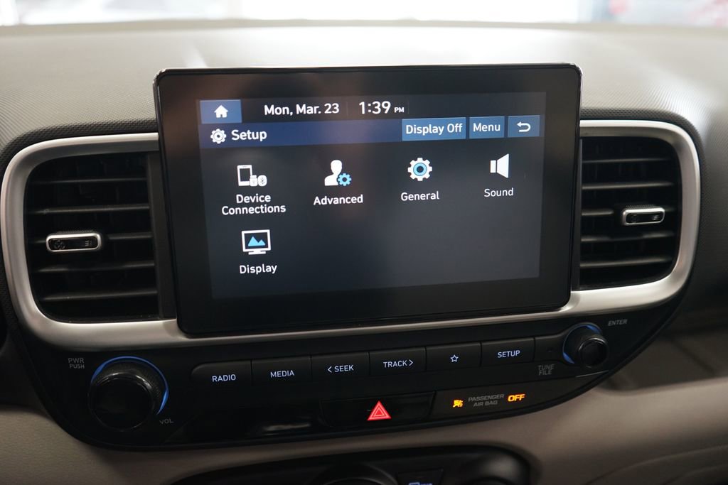 Used 2020 Hyundai Venue SEL image 32