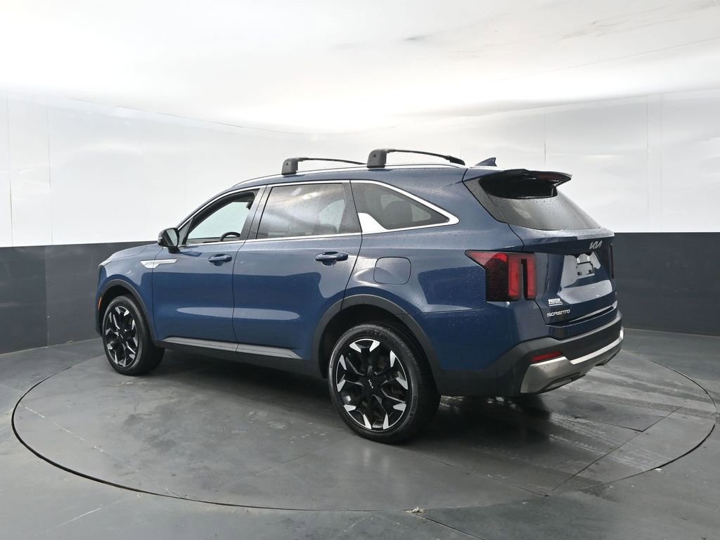 Used 2025 Kia Sorento EX image 3