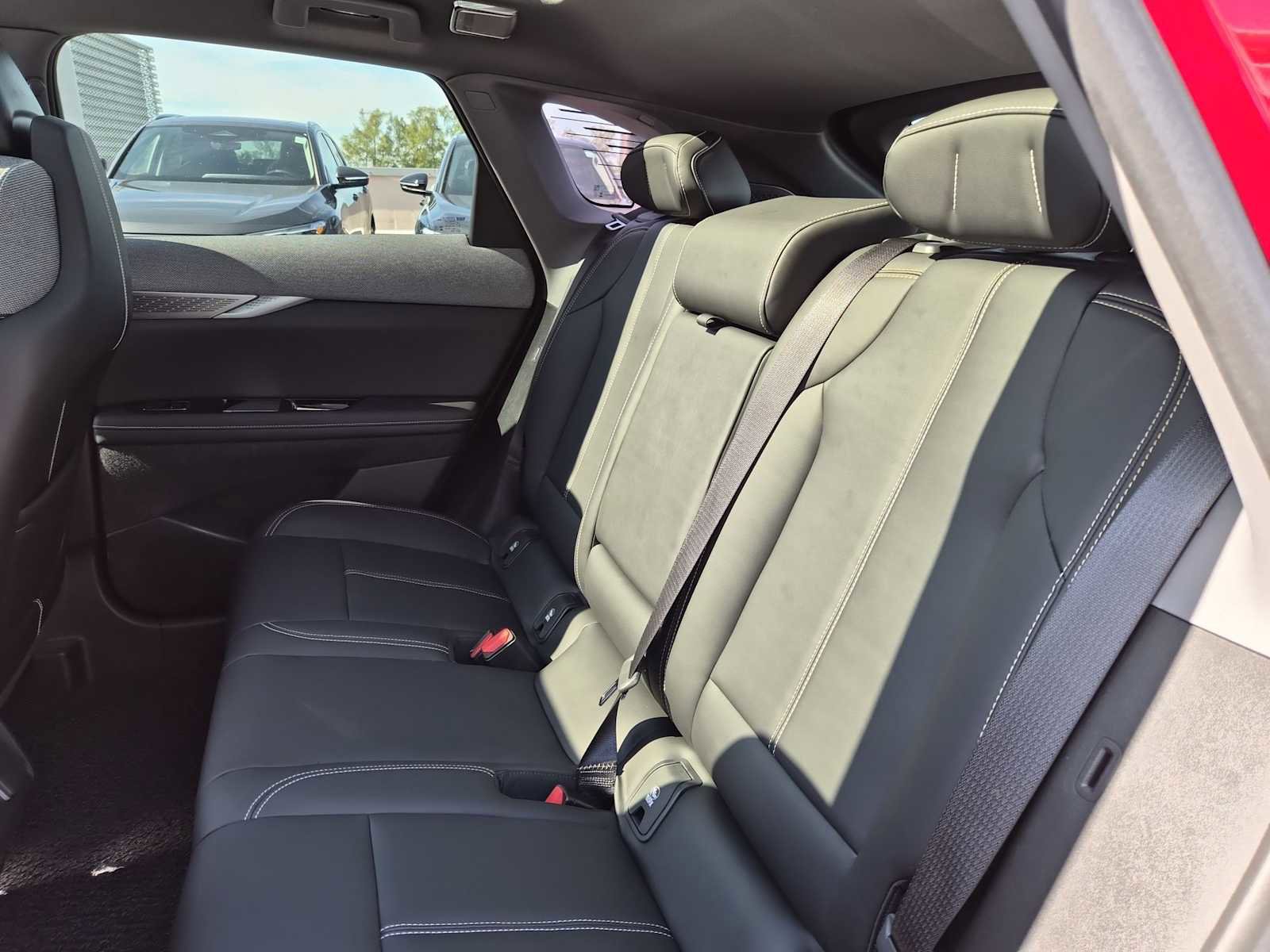 Used 2025 Cadillac Optiq Sport 1 AWD/4WD image 19