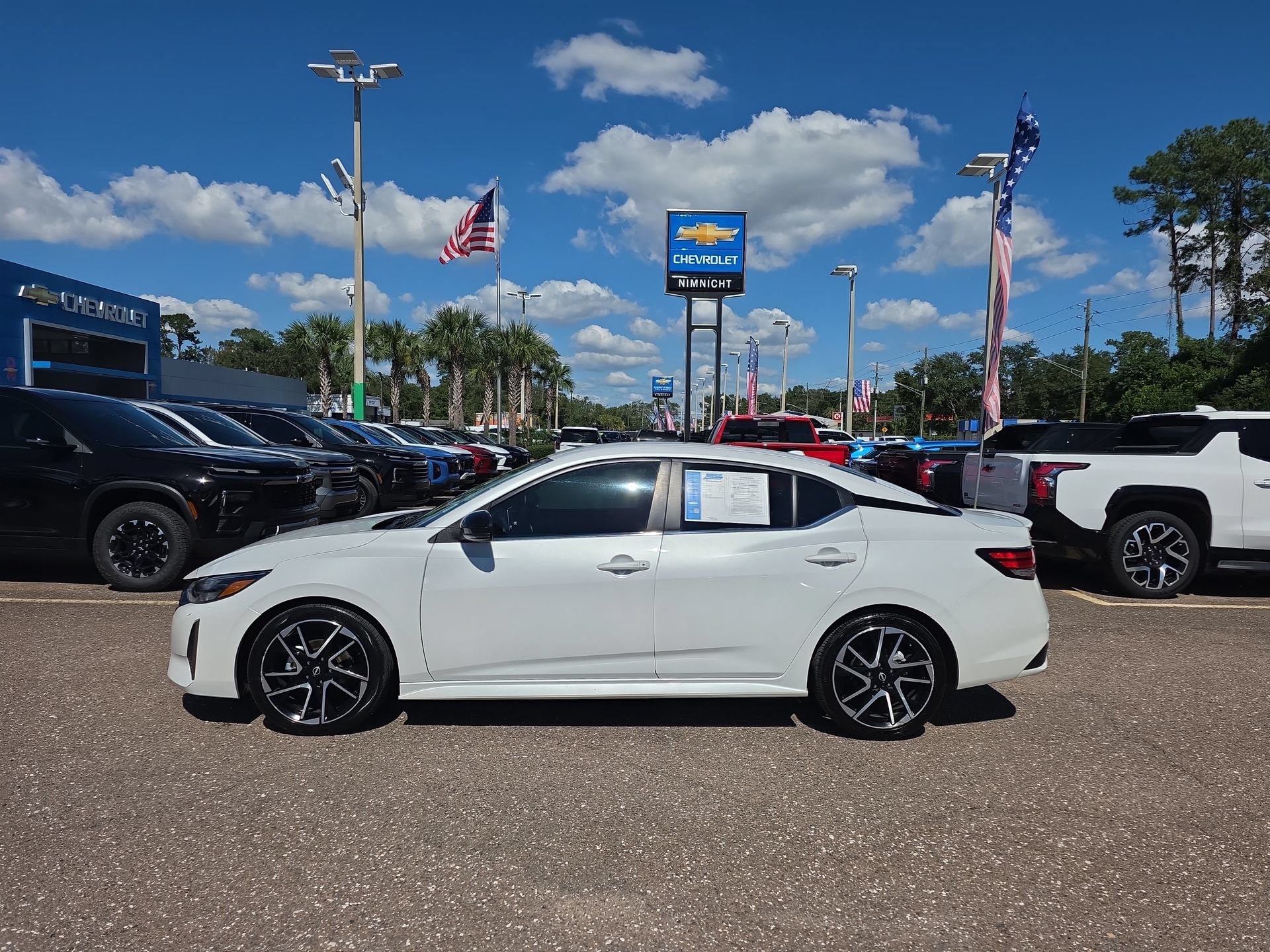 Used 2025 Nissan Sentra SR FWD image 13